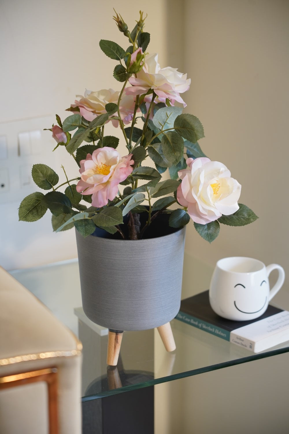 small plant pot with stand Buy Luna Footed Series 1