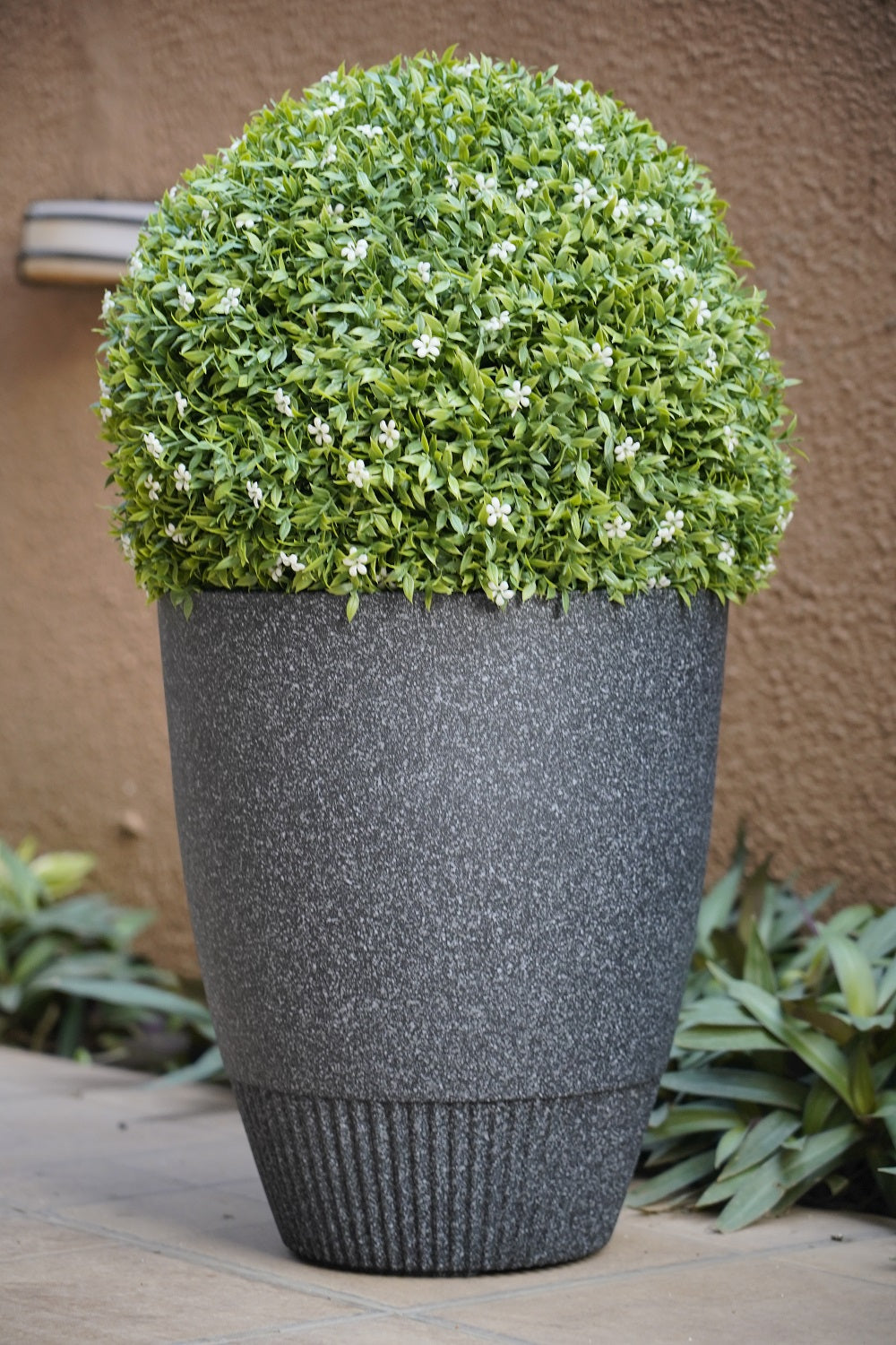 Marquina Round Planter